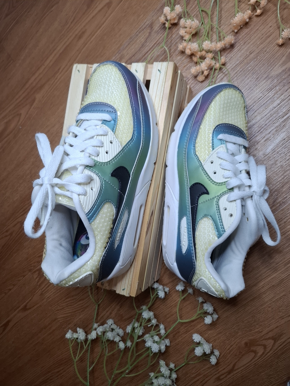 Nike Kids Gradient Sneakers in Yellow, Teal and Navy